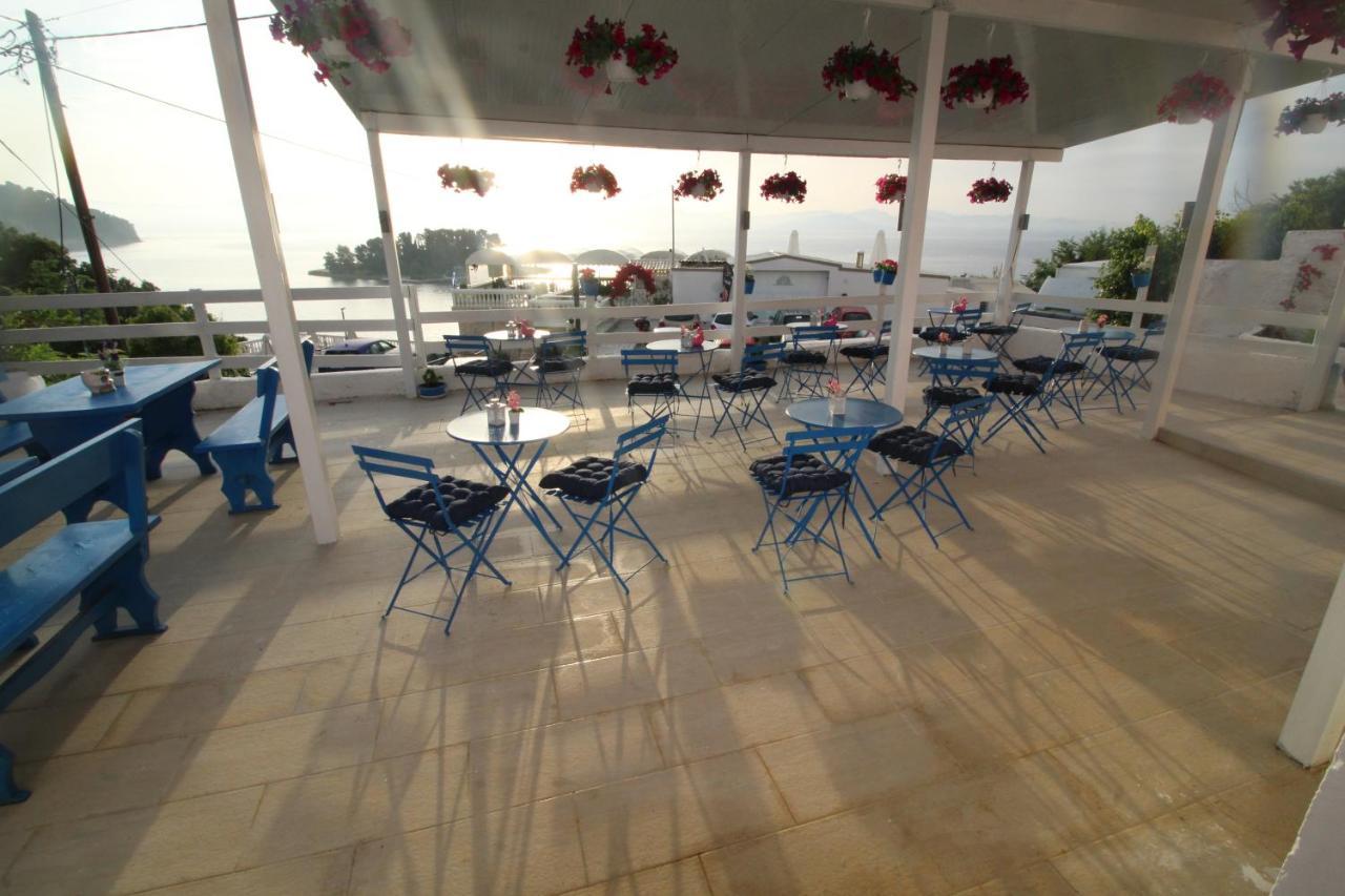 Batis Breeze Bed & Breakfast Perama  Bagian luar foto