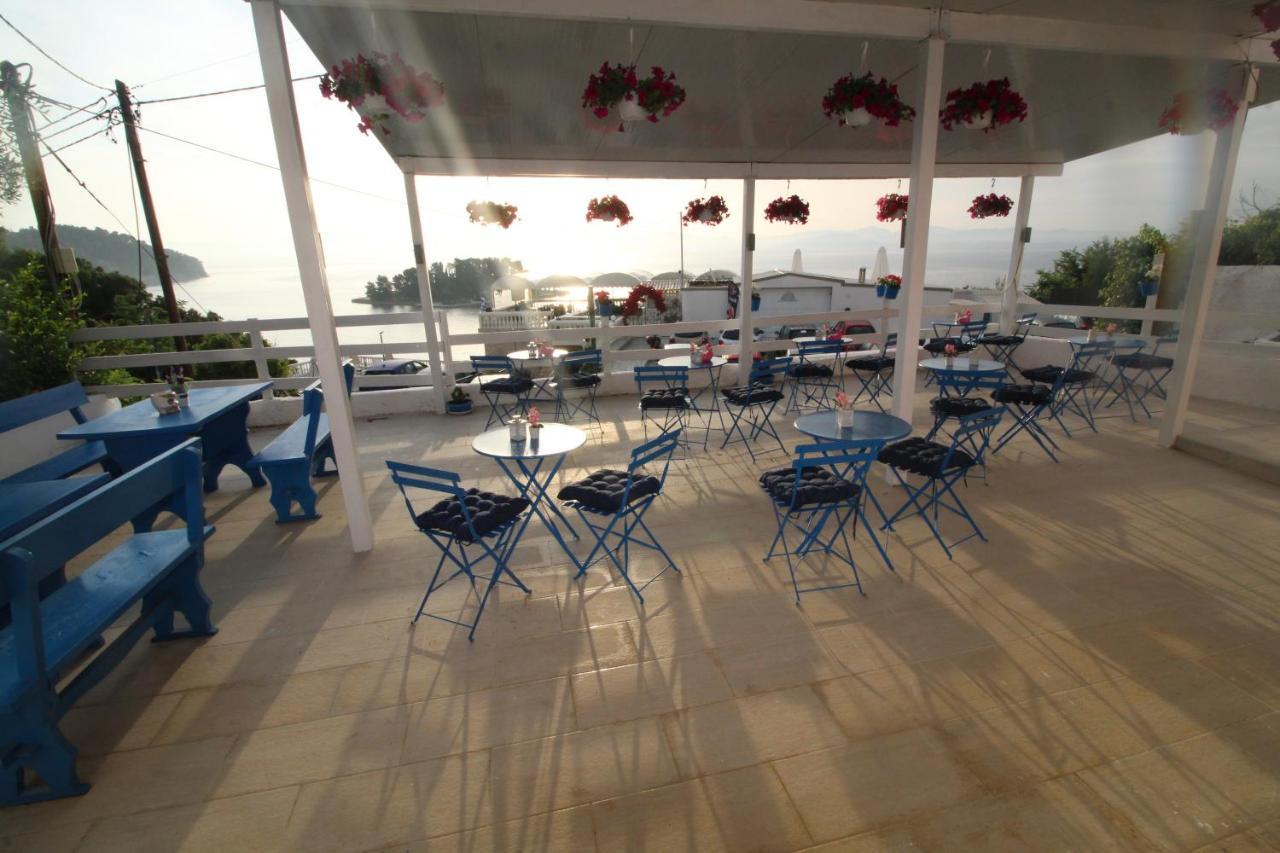 Batis Breeze Bed & Breakfast Perama  Bagian luar foto