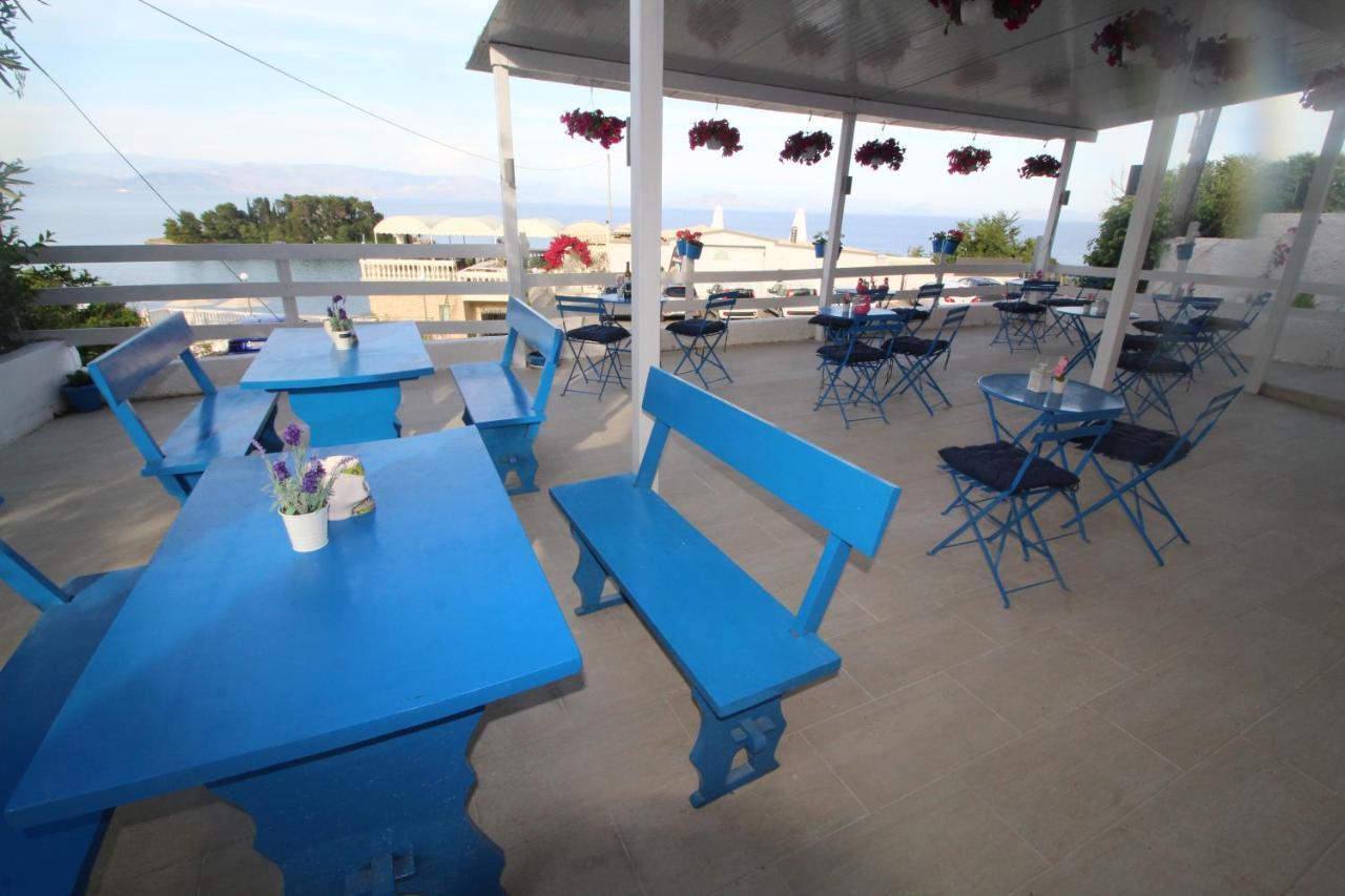 Batis Breeze Bed & Breakfast Perama  Bagian luar foto