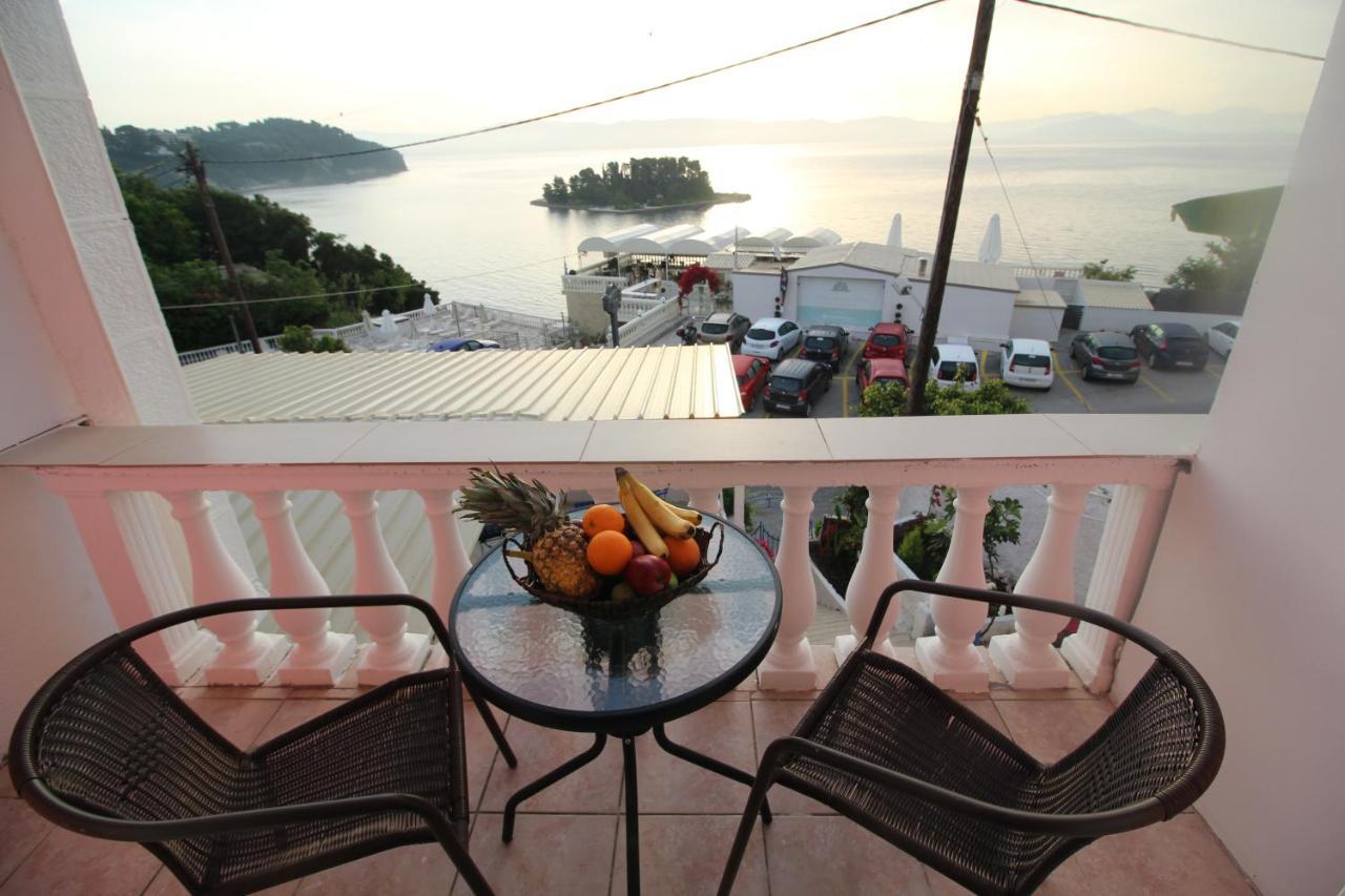 Batis Breeze Bed & Breakfast Perama  Bagian luar foto