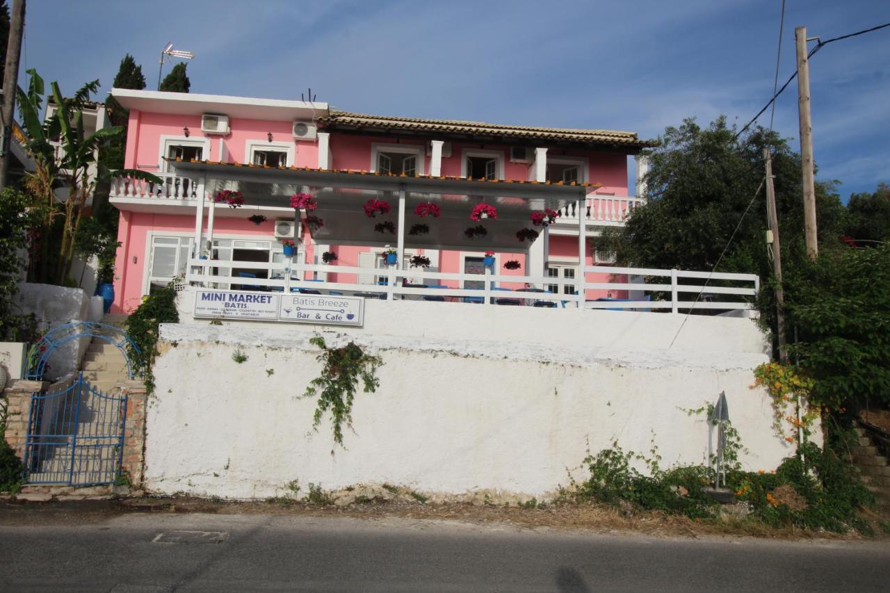 Batis Breeze Bed & Breakfast Perama  Bagian luar foto